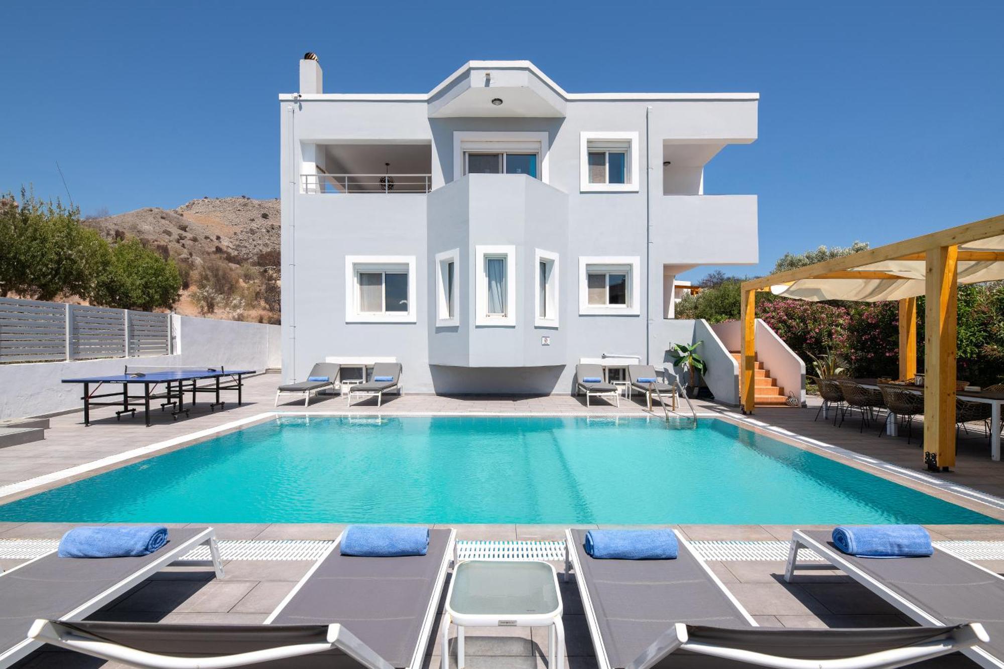 Bella With Private Pool And Hot Tub וילה לרדוס